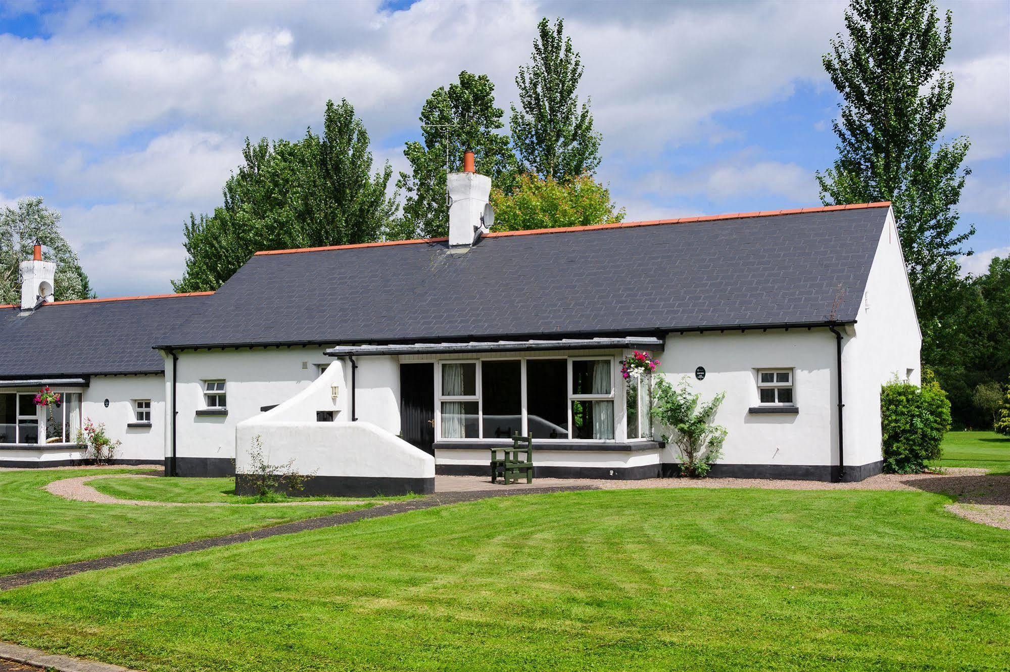 Brown Trout Golf & Country Inn Aghadowey Exterior photo